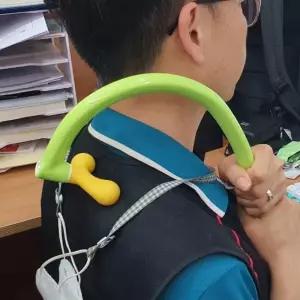 사무실에서안마 등지압할때쓰는 갈고리 등 어깨 지압봉 안마기 수동안마기 목어깨 지압기