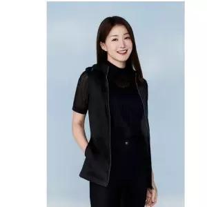 [PAT]PAT 피에이티 여성 이시영 착용 플리츠 메쉬 셔링 디테일 후드 조끼 1L41432