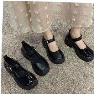 여성 데일리 메리제인 통굽 버클 로퍼