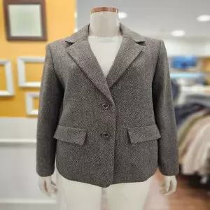 BCBG_노원점 테일러드 투버튼 헤링본 자켓 B5D9J172