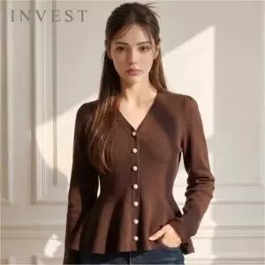 [인베스트] 진주 버튼 플레어 라인 니트_IN6F1KT2081