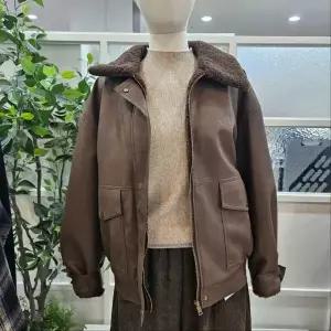 부루앤쥬디 sh06 양털카라페이크점퍼 BR 브라운  BBSAJP107B