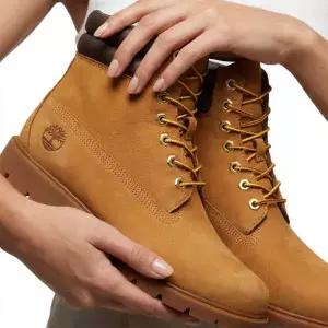 TIMBERLAND 남성 6인치 레이스업 베이직 부츠 위트브라운_TB1A27TP2311