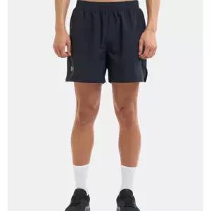 언더아머 UNDER ARMOUR 1382617 - 001 블랙 남성 UA 론치 5인치 쇼츠 기능성 우븐 반바지 속바지O