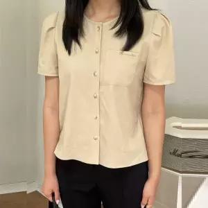 [롯데백화점]DEWL [PLAN D] 라운드넥 린넨 셋업 블라우스 D262MSC356