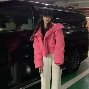 [라일리여성의류] Rly 핫핑크 숏패딩 점퍼 하이넥 볼륨 웰론 아우터