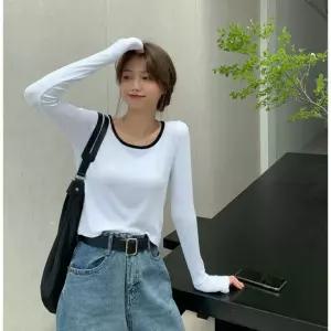 넥라인 배색 긴팔티 기장 크롭한