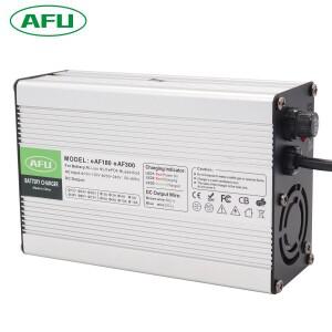 스마트 고속 충전 배터리 팩 LiFePO4 배터리 충전기 8S 24V 25.6V 29.2V 4A