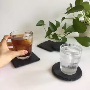 티코스터 스톤 돌 컵받침 받침대 4P 세트슬레이트 점판암 코스터 홈카페 머그 머그대 홀더 플레이팅용품