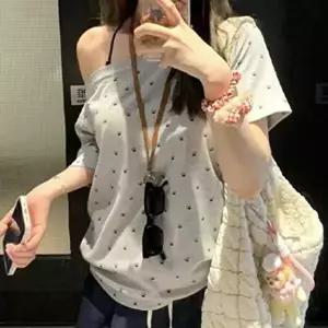 데일리룩 유니크 프린트 티셔츠 한쪽 어깨 오프 박시핏 꾸안꾸