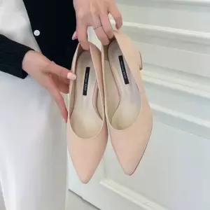 더블런 스틸레토 미들힐 5cm