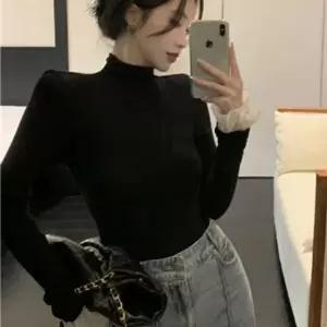 데일리룩 여성 슬림핏 베이직 이너 소매 레이스 반폴라 티셔츠 목티