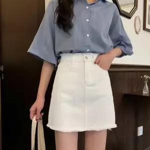 코디 하기 좋은 A라인 데님 스커트 여름 패 화이트