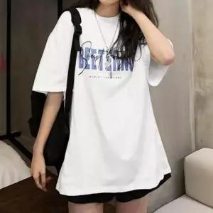 여성 레터링 여름 여자 루즈핏 반팔 티 셔츠 흰 색