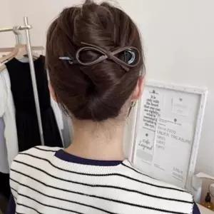 레자 가죽 리본 꼬임 집게핀 헤어핀 반묶음 올림머리 머리핀 바나나핀 바나나핀 핀 헤어 꼬임 반묶음핀