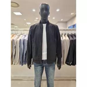 바쏘 블랙 컬러 바람막이 블루종 남성점퍼