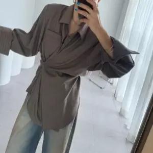젬마 패드 언발 랩 스트라이프 긴팔 셔츠 오버핏 셋업룩 가을 하객룩