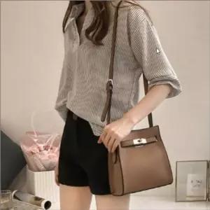 친절한탄씨 스트라이프 세련된 블라우스 셔츠 모던 카라 7부 v넥 소매 여자 브이넥셔츠 7부셔츠