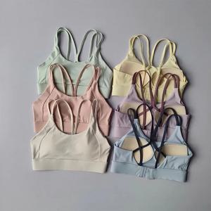 솔리드 컬러 소프트 크로스 백 여성 피트니스 브래지어 스타킹 요가 조끼 충격 방지 체육관 스포츠 탑 패드로 밀어 스포츠 브래지어 조정
