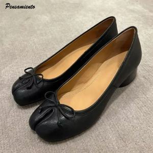패션 Pleated 디자이너 스플릿 발가락 여성 펌프 컴포트 부드러운 가죽 3.5cm 낮은 굽 발레 발레리나 캐주얼 타비 로퍼 신발