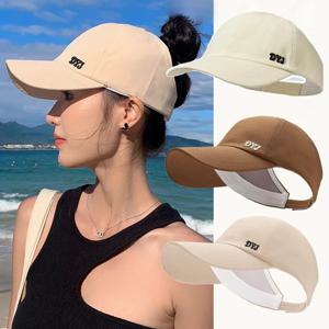 여름 긴 챙 Sunhat 여성 태양 모자 접이식 조절 가능한 야외 해변 양동이 모자 UV 보호 바이저 어부 포니 테일 모자