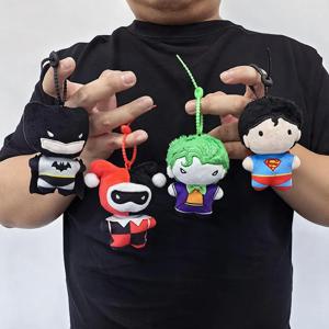 9cm 배트맨 슈퍼맨 플러시 키 체인 DC Justice League 9cm 할리 퀸 조커 귀여운 만화 영화 인형 크리 에이 티브 크리스마스 선물