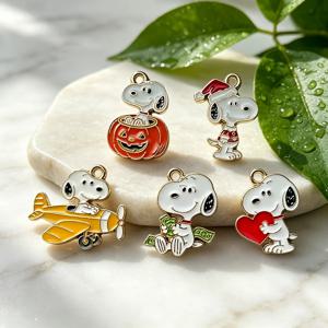 5pcs 만화 스누피 개 참 장식품 에나멜 쥬얼리 만들기 용품 목걸이 팔찌 귀걸이 펜던트에 대한 DIY 액세서리