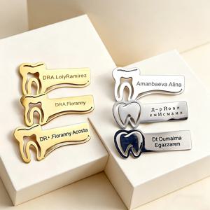 맞춤형 스테인레스 스틸 치과 의사 브로치, 개인 맞춤형 심플 레이저 각인 치과 의사 전용 명판, 일상용으로 적합
