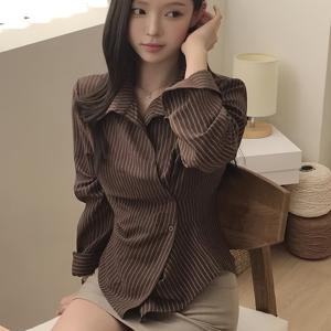 봄/가을 컬렉션: 니치 디자인 슬림핏 긴팔 셔츠, 레이어링용, 몸매 비침 있고 우아함