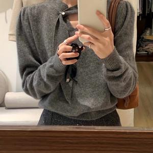 여성 가을겨울 신상 리본 디테일 홀터넥 디자인 니트 스웨터 슬림핏 세련된 감각적인 겨울 상의