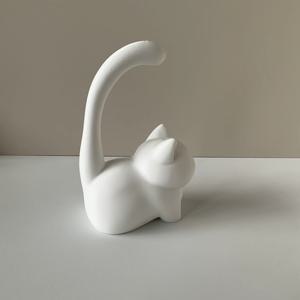 1개 고양이 꼬리 브래킷 - 앉기 쉬운 고양이, 우아하고 귀여움, 반지 보관, 데스크탑 장식 장식품, 결혼식 약혼 반지 스탠드, 귀여운 학용품 방 장식, 귀여운 여성 선물, 로맨틱한 밤, 생일에 적합