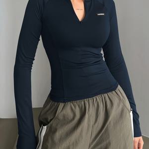 세미 라운드 넥라인, 세미 오픈 프론트, 레터 실리콘 프린트, 슬림핏 긴팔 여성 스웨터, 엘레강트 스페셜 에디션