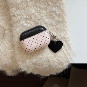 블랙 뚜껑 파운데이션 블랙 물방울 무늬 및 블랙 하트 펜던트 이어폰 케이스, Apple 케이스/Airpods Pro 2 케이스/Airpods 4 케이스/Airpods 3 케이스/ 케이스에 적합/패션 여성 이어폰 케이스/간편 이어폰 케이스/A