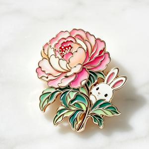 그라데이션 핑크 모란 가지 흰 토끼 래커 배지, 중국 레트로 플로럴 작은 토끼 국산 스타일 꽃 배지, 캐주얼 의류 포장 장식 올매치