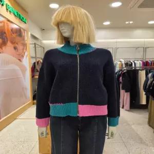 컬러 배색 하이넥 집업 니트 가디건 BAKCA3511