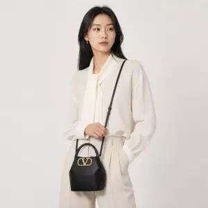 발렌티노 여성 V로고 마이크로 버킷백 3W2P0Y08 VNL 0NO