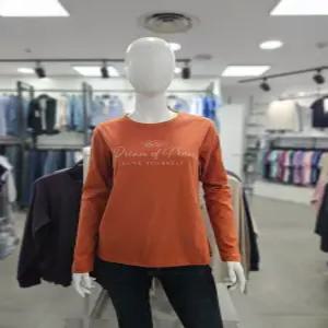 JJ 뱅뱅 가을 여성 긴팔 레터링 라운드 티셔츠 NTM707