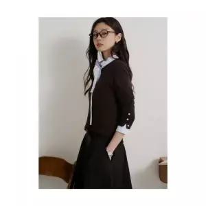 BEANPOLE LADIES 버튼업 솔리드 긴소매 티셔츠 브라운 (BF6841C03D)