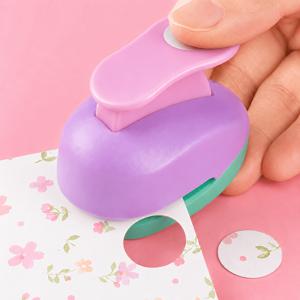8mm 미니 원형 종이 펀치 - 스크랩북킹, 카드, 콘페티 & DIY 공예에 적합한 수동 공예용 펀치 | 선물 태그, 콘페티 제작, 종이 공예용 수동 구멍 펀치 | 사무용품용 랜덤 색상 (전자제품 없음)