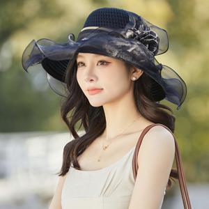 2026 신상 여성용 속이 빈 통기성 메쉬 플로럴 피셔맨 햇, 다용도 봄/여름 여행용 선햇. 물결 모양 액세서리가 달린 꽃무늬 장식 메쉬 챙 모자, 단색. 우아하고 장엄한 오간자 탑햇 넓은 챙 선햇, 격식 있는 자리와 디너 파티에 적합, 높은 왕관형 선햇으로 착용 가능, 우아하고 통기성이 좋으며 편안함. 야외 나들이, 동물원, 켄터키 더비에서 아름답게 보임